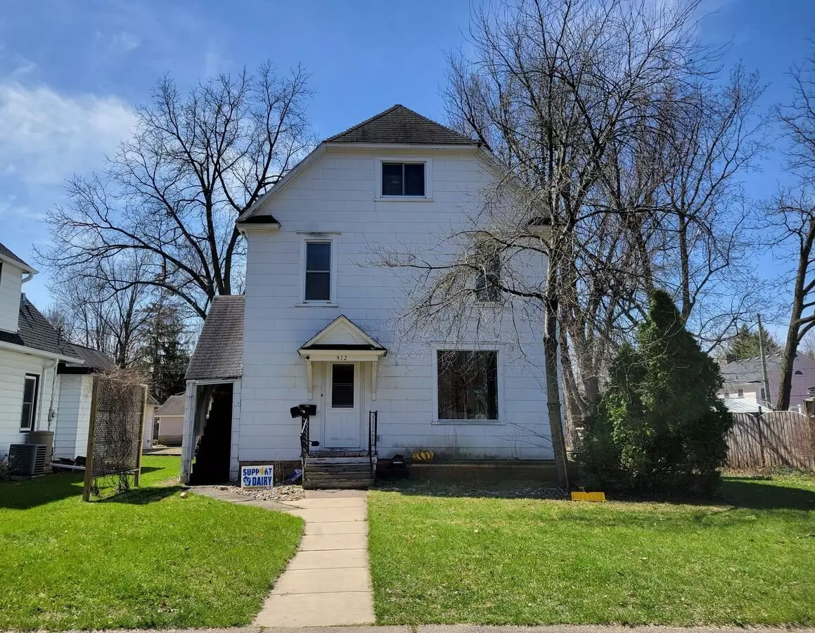 512 E Maple St Apartment for rent in River Falls, WI