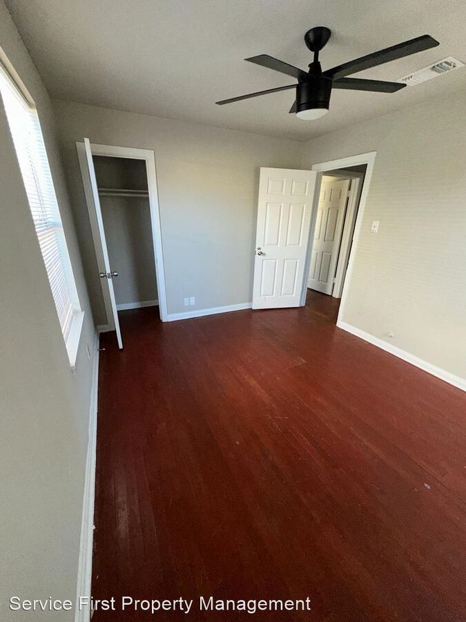 1237 San Felipe St Angleton, TX House for Rent Rentable