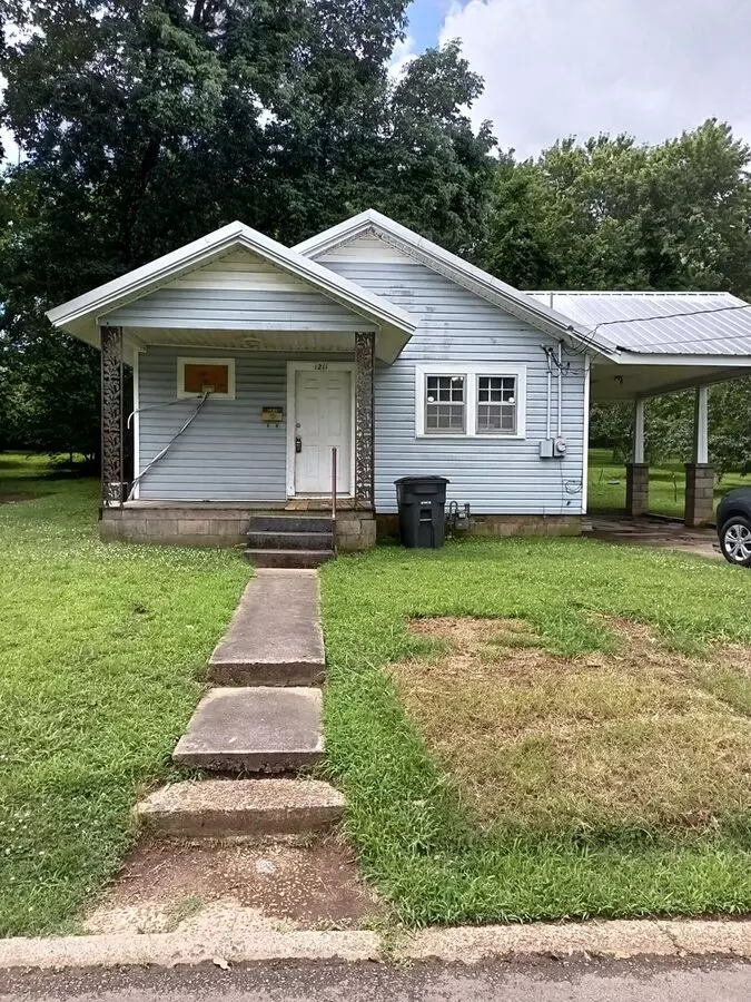 Leased 3 Bedroom, 2 Bathroom Home For Lease @ 1211 W Vine In Searcy ($785) House for rent in Searcy, AR