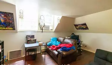 5 of 10 815 & 817 W University Ave Apartment for rent in Muncie, IN