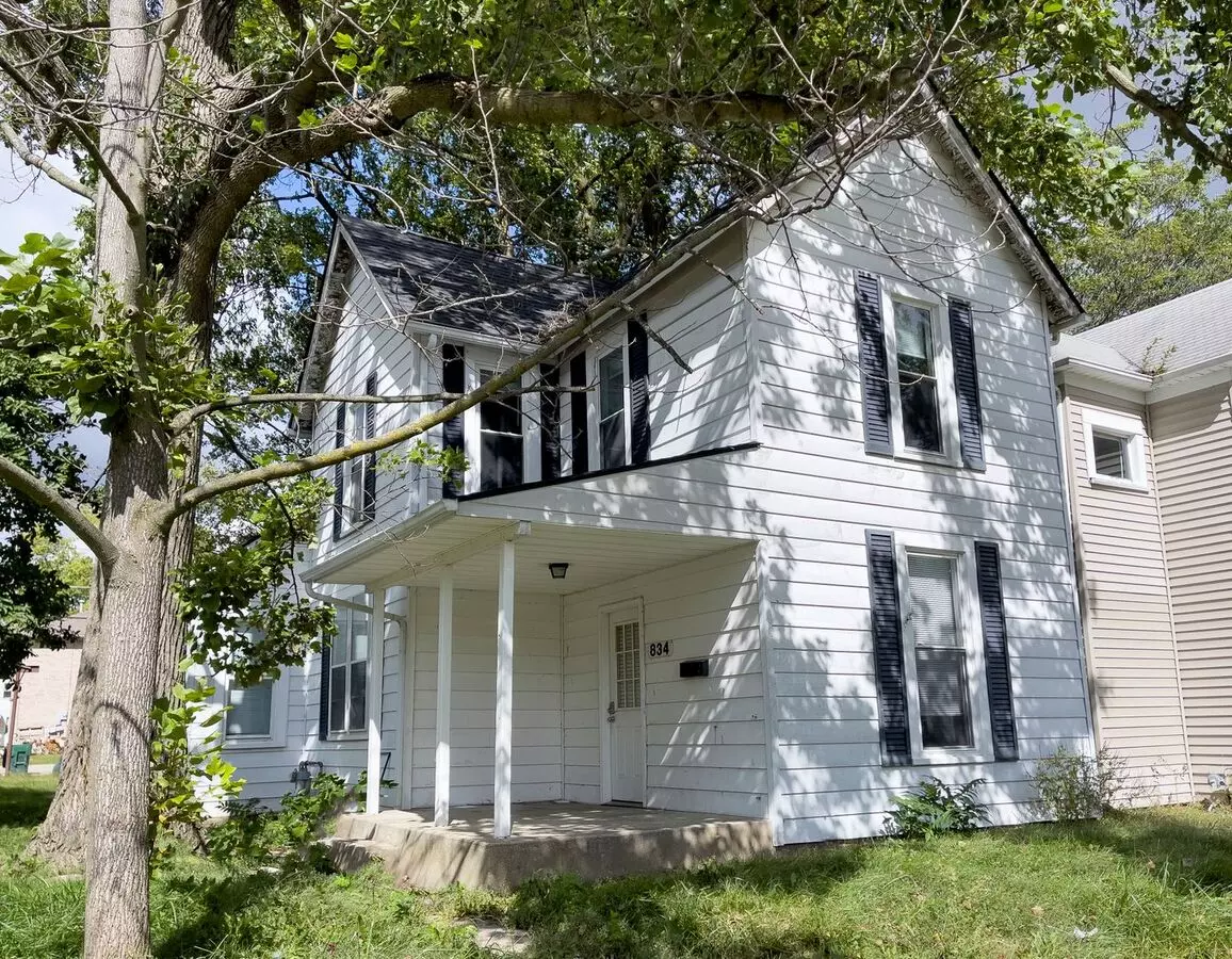 Dishwasher And In-unit Washer/dryer Included House for rent in Muncie, IN