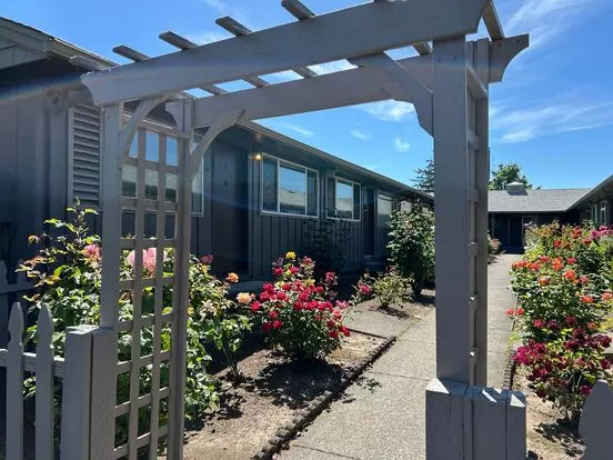 2741 Brooks Ave NE Apartment for rent in Salem, OR