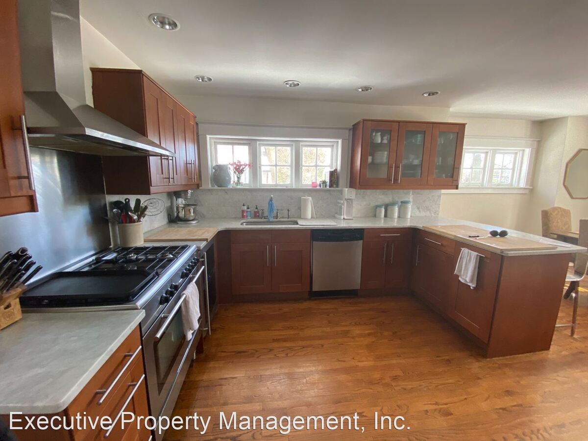 225 W Wayne Ave Wayne, PA House for Rent Rentable