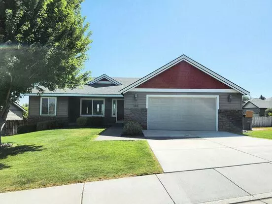 Single Story Home W/huge Fenced Backyard! Apartment for rent in Richland, WA Single Story Home W/huge Fenced Backyard! Apartment for rent in Richland, WA