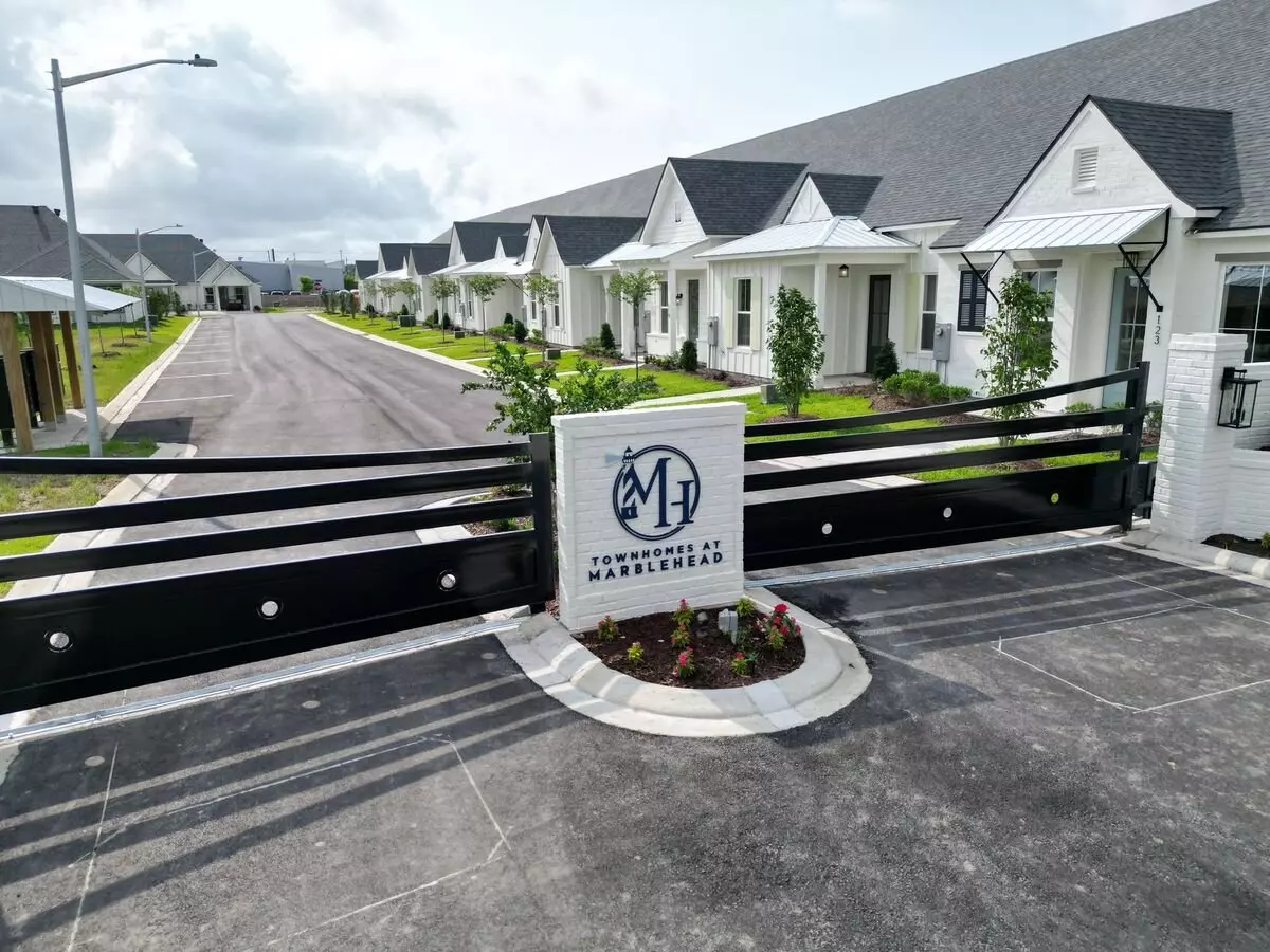 New Construction Upscale Single Story Townhome In Gated Community House for rent in Lafayette, LA