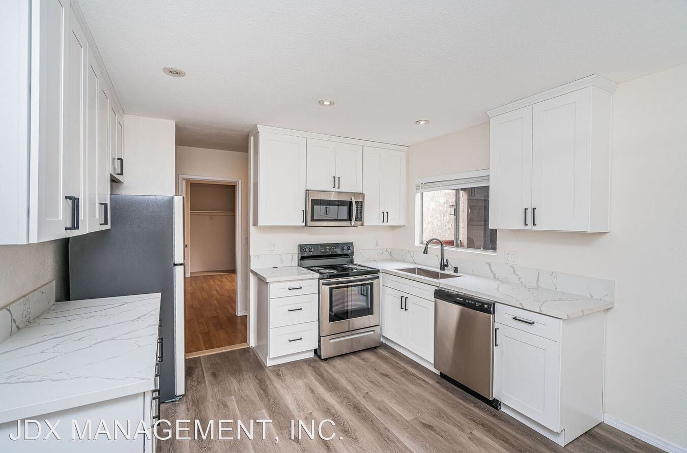 5412 Adobe Falls Rd 9 San Diego, CA House for Rent