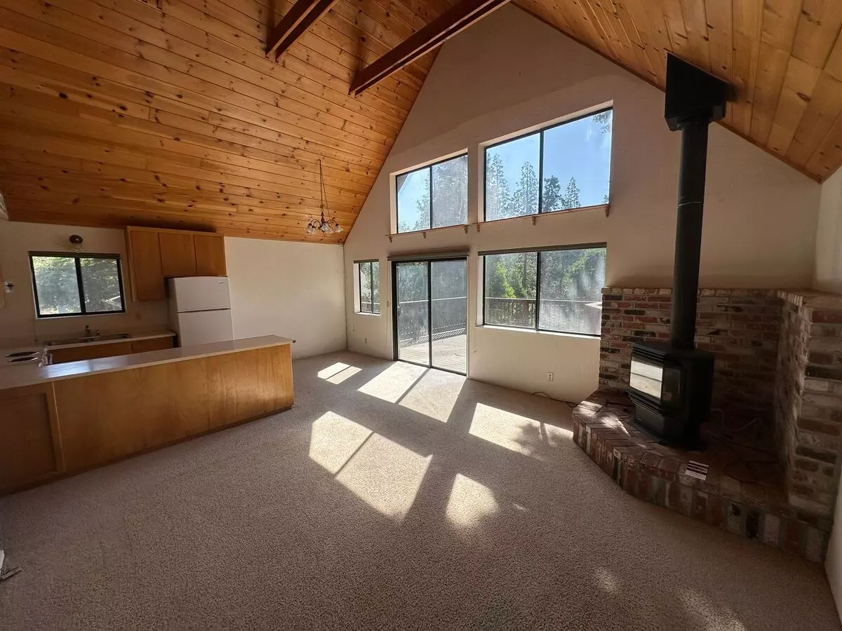 Have You Checked Out Those Windows?!?! Adorable Cabin In The Pines! Ez Access To 108! House for rent in Twain Harte, CA