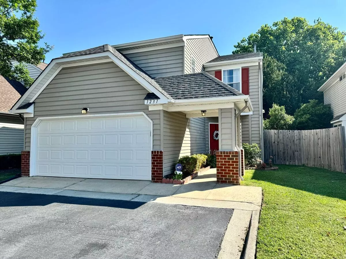 Available 08-08-25 In Cedar Crossing! A Pet-friendy Home - Community Pool, Playgrounds, Tennis Courts & More! House for rent in Chesapeake, VA