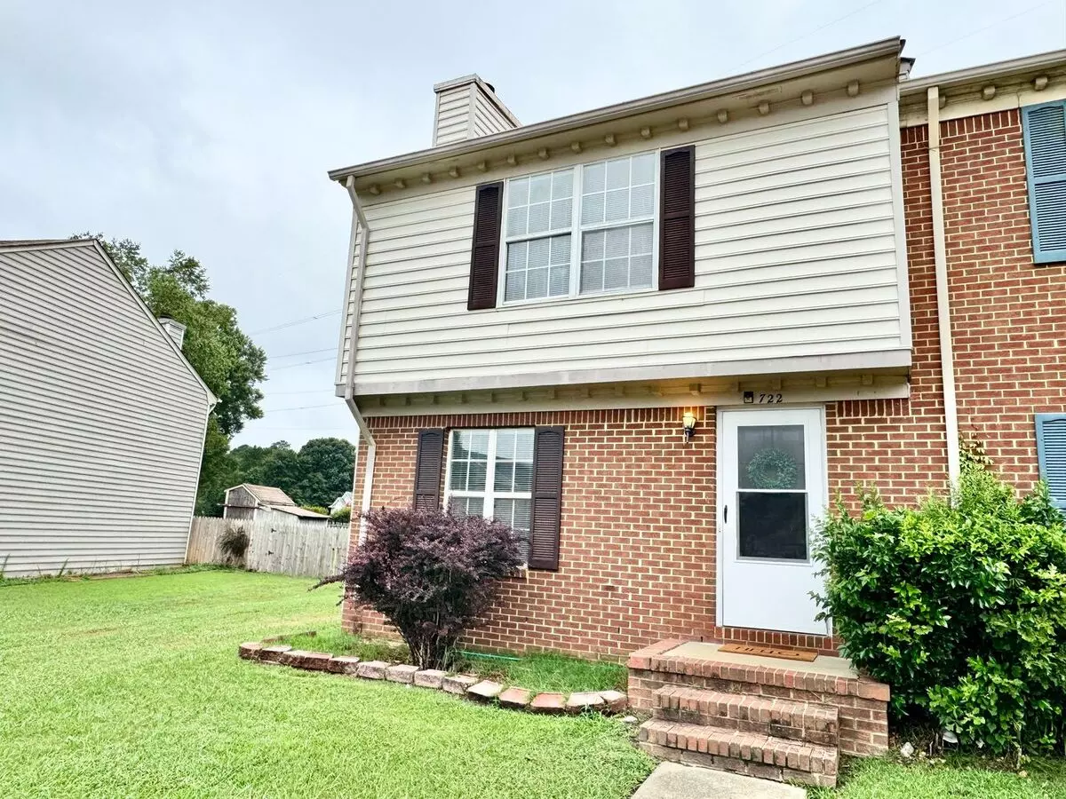 Completely Updated & Ready Now! New Flooring, Fresh Paint, New Fixtures! Huge Fenced Backyard! House for rent in Chesapeake, VA