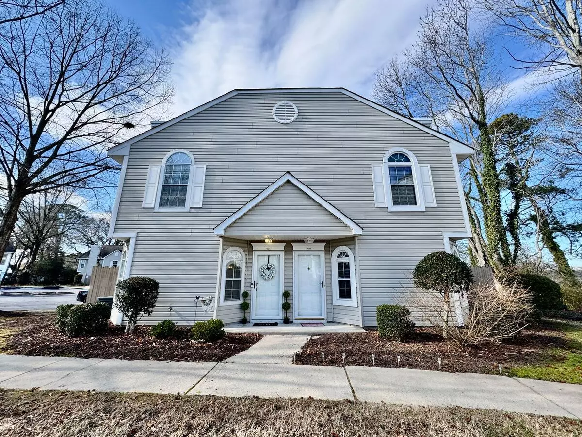 Available Now @ Reduced Price - 2 Master Suites, Near Dam Neck Base! Some Utilities Included - Fenced Patio - Community Pool House for rent in Virginia Beach, VA