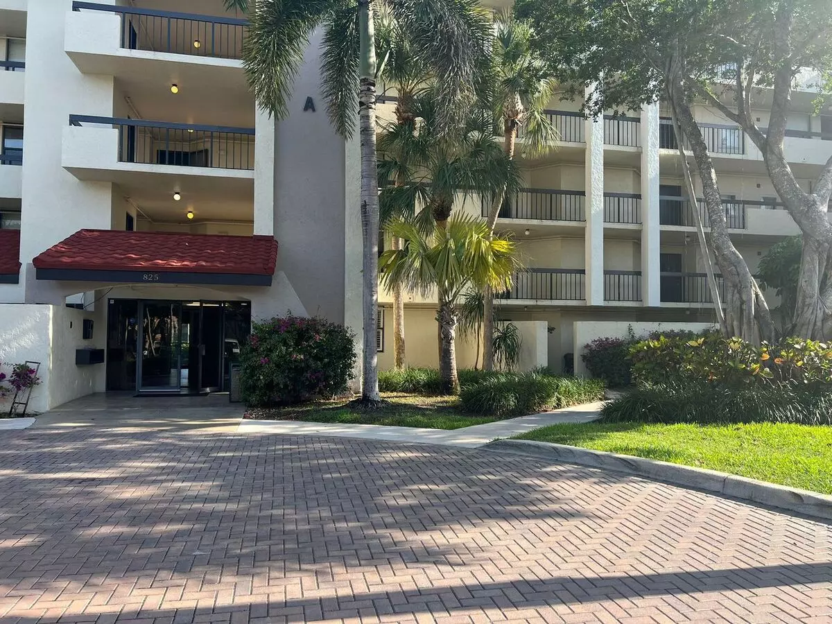 Furnished 2 Bedroom 2 Bath Condo In A Wonderful Quit Community East Of I-95 Near The Beach. Apartment for rent in Delray Beach, FL