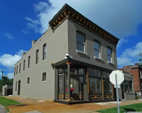 Sycamore Apartment for rent in St Louis, MO