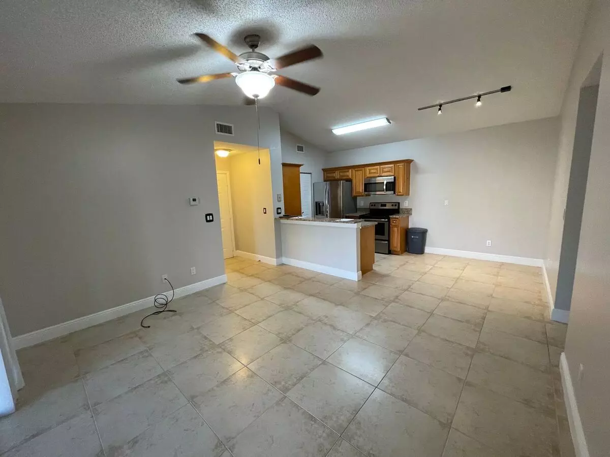 Annual Rental - Oasis - 1 Bed/1 Bath Apartment for rent in Naples, FL