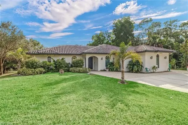 Annual Rental - 3 Bedroom + Den/ 3 Bath Spacious Home Off Of Collier Blvd Apartment for rent in Naples, FL