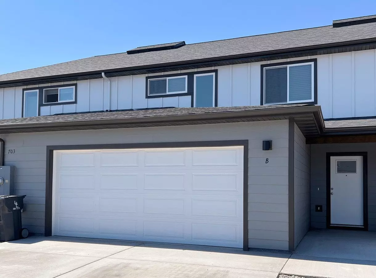 3 Bedroom 2.5 Bath Unit With Garage House for rent in Belgrade, MT