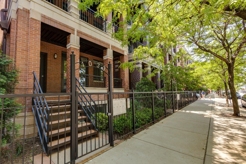 1033 W Monroe Chicago, IL Apartment for Rent Rentable