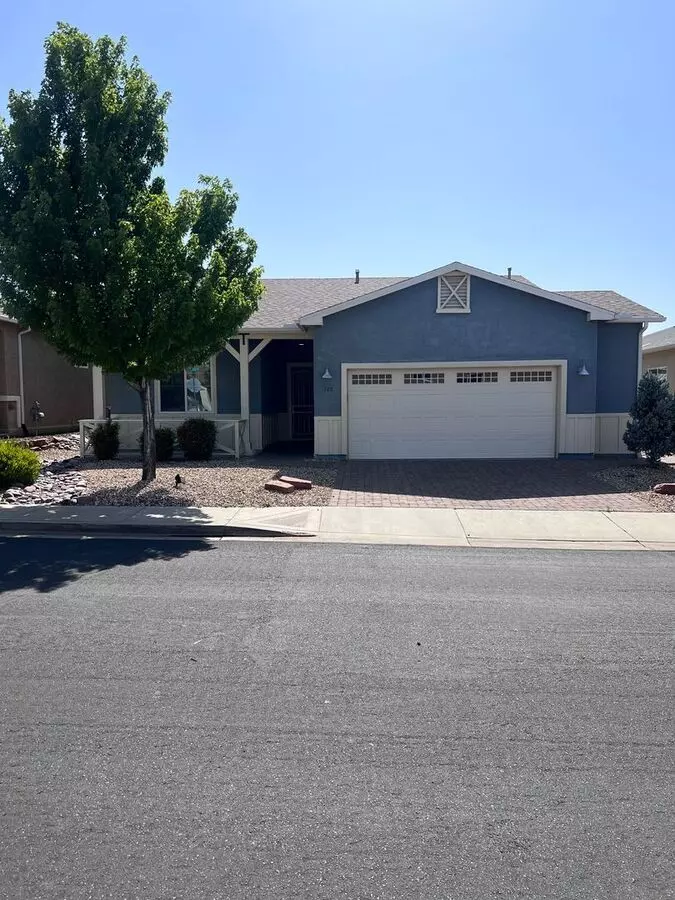 2 Bedroom, 2 Bath With A Den/office Backs Up To View Of Hills. House for rent in Dewey, AZ