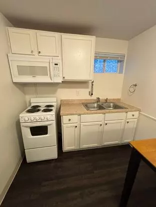 611 9th Ave N Apartment for rent in Fargo, ND