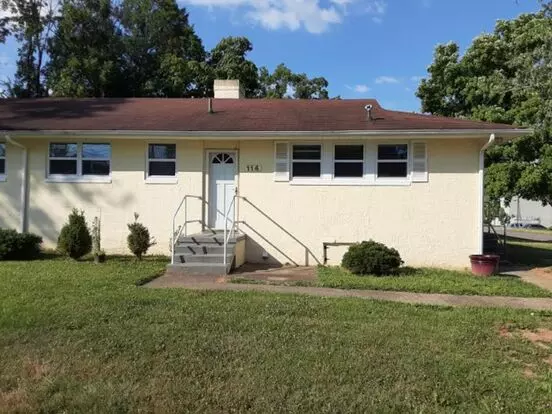 Duplex Located In The Heart Of Oak Ridge. Apartment for rent in Oak Ridge, TN