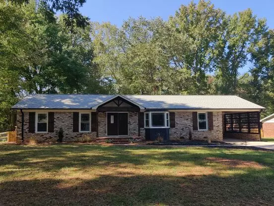 Renovated 3 Bedroom Home In Oakdale Apartment for rent in Charlotte, NC