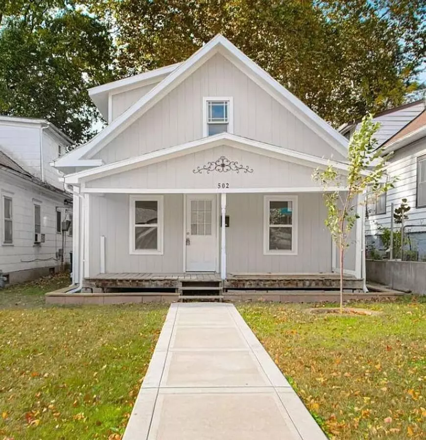 Stunning 4-bedroom, 3-bath Home With Charm And Modern Touches! House for rent in Kansas City, MO