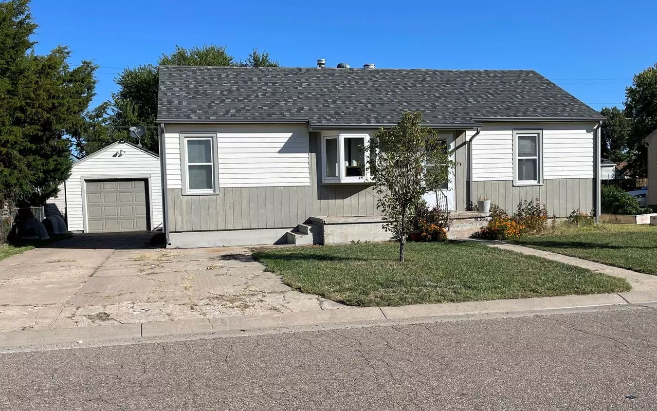 2 Bedroom, 1 Bathroom House With Detached Garage House for rent in Great Bend, KS