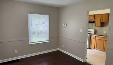 3 of 11 369 N Roosevelt (8-9) (DUP) Apartment for rent in Columbus, OH