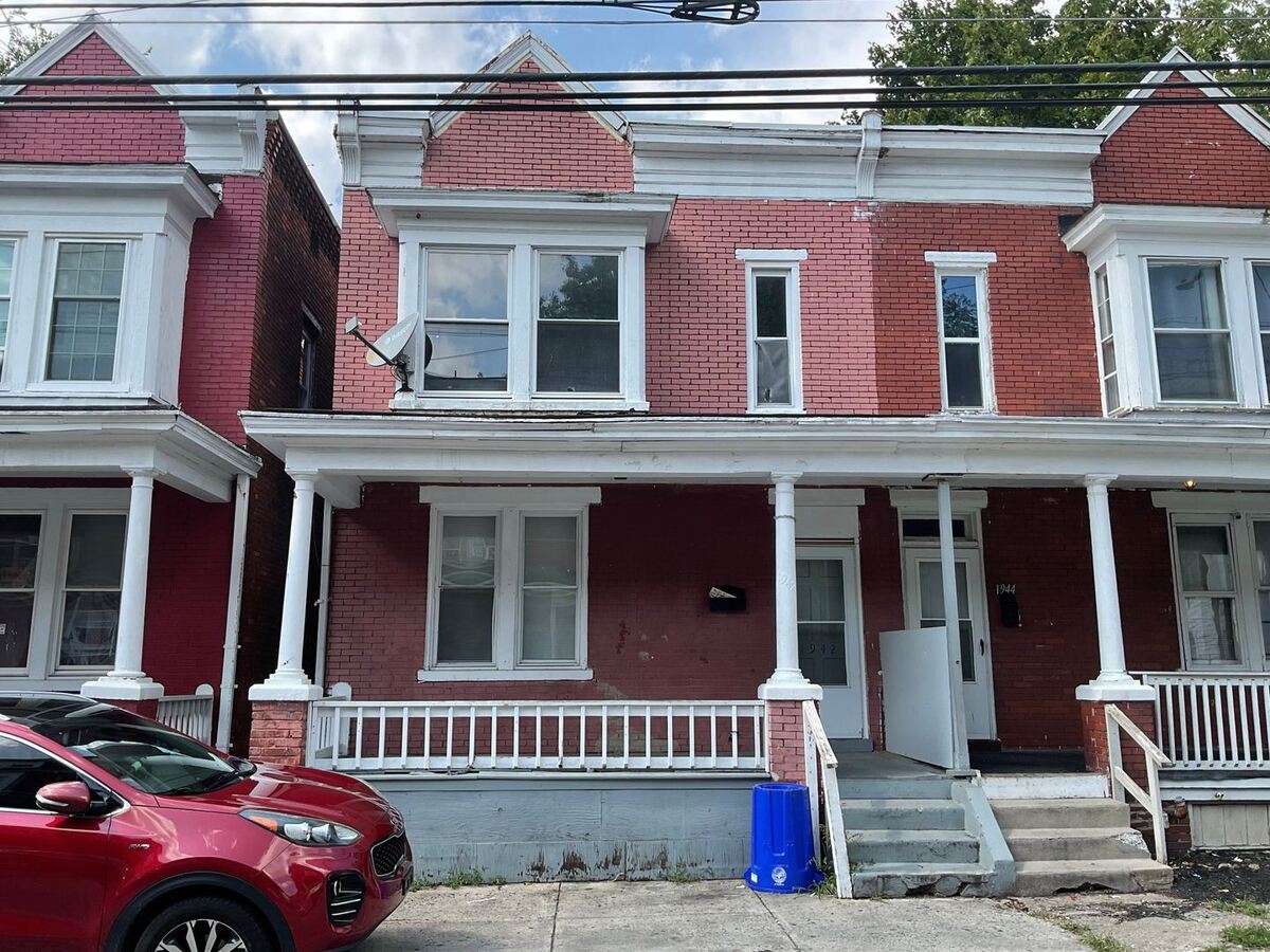 1942 Zarker St Harrisburg, PA House for Rent Rentable
