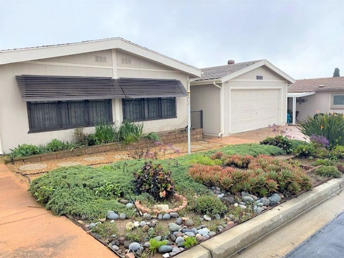 1640 Desert Gln Escondido, CA House for Rent Rentable