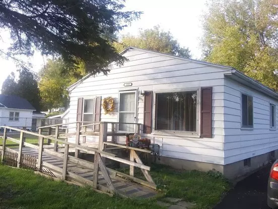 Charming 2-bedroom Home On Double Lot – Available 9/1/25 | $900 Mo Apartment for rent in Flint Twp, MI