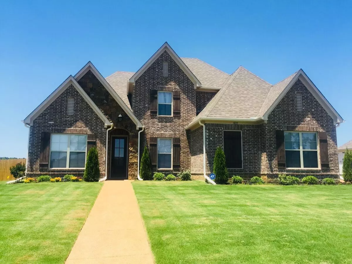 Gated Community Minutes From Silo Square In Southaven! 5 Br/ 3 Ba In Estates Of Snowden Grove House for rent in Southaven, MS