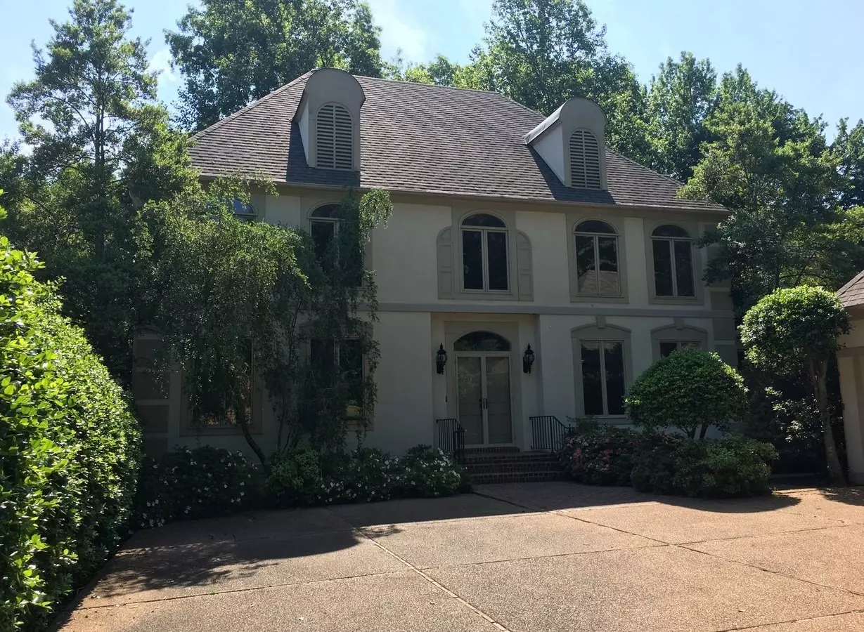 4br/3.5ba, 4000 Sq Ft, Located In River Oaks, Guard Gated Community! Pets Are Owner Approval Only, Fees Apply. House for rent in Memphis, TN