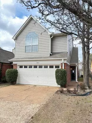 3bd/2.5ba Townhome With Fully Fenced Back Yard! Newer Paint! Newer Flooring! Apartment for rent in Cordova, TN