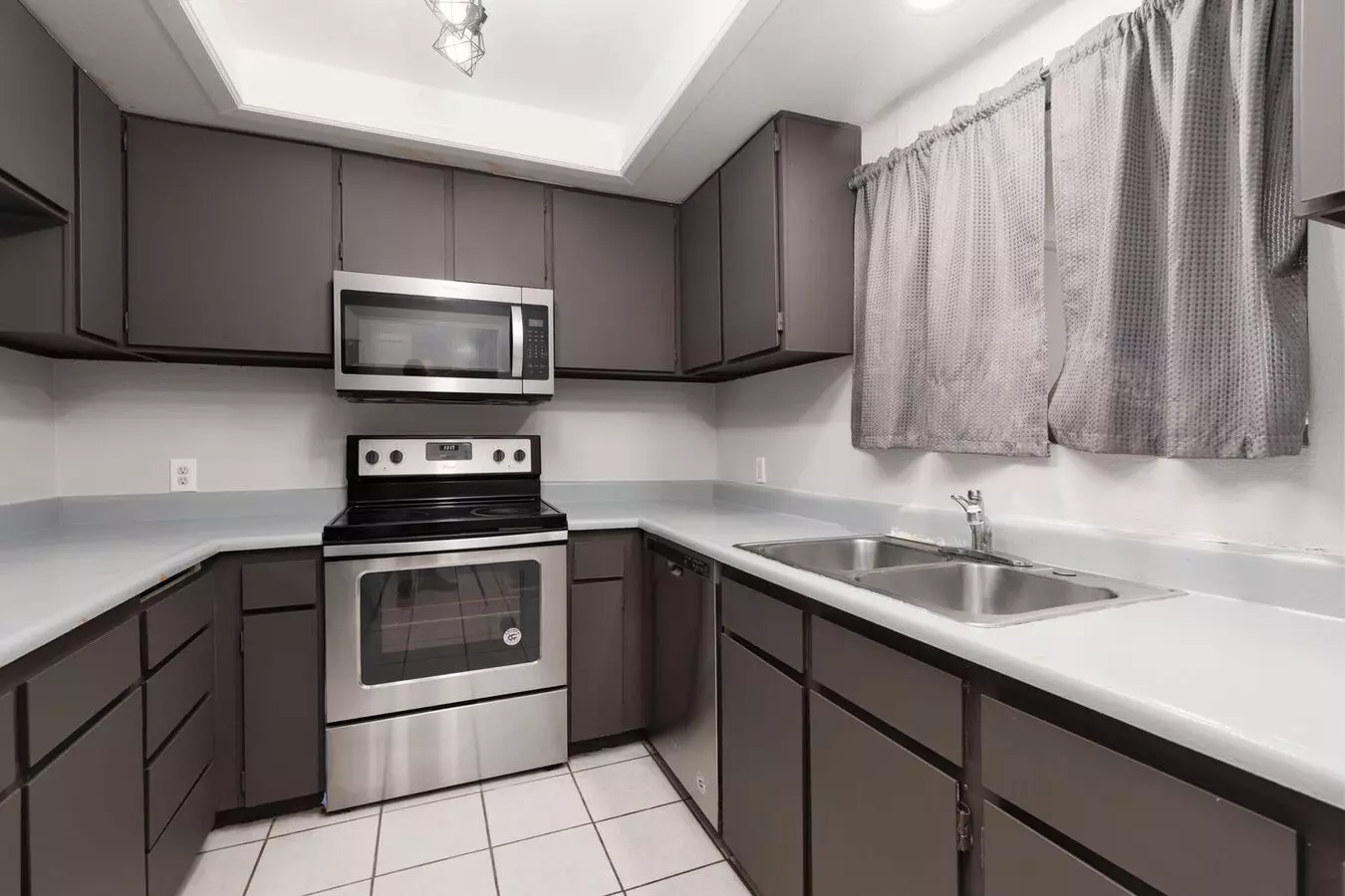Modern 2 Bed, 2 Bath Condo Near Unlv – Prime Central Location! Apartment for rent in Las Vegas, NV