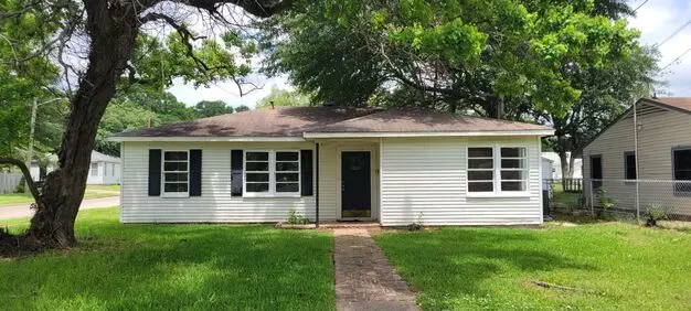 Gorgeous 4 Bedroom/1 Bath With Beautiful Kitchen! Apartment for rent in Shreveport, LA