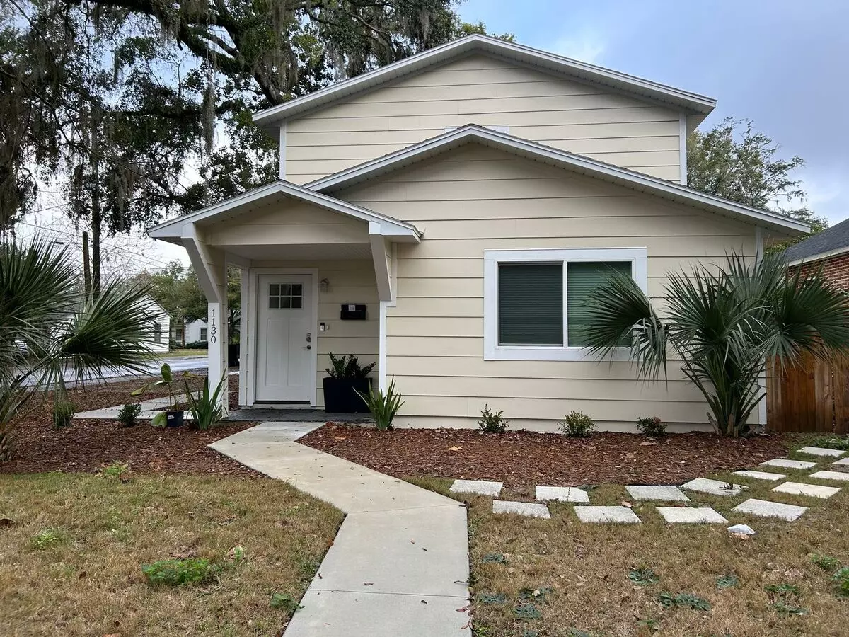 Immaculate, Furnished, 4/2 Summer Rental With Parking And Privacy Fenced Back Yard Near Uf House for rent in Gainesville, FL