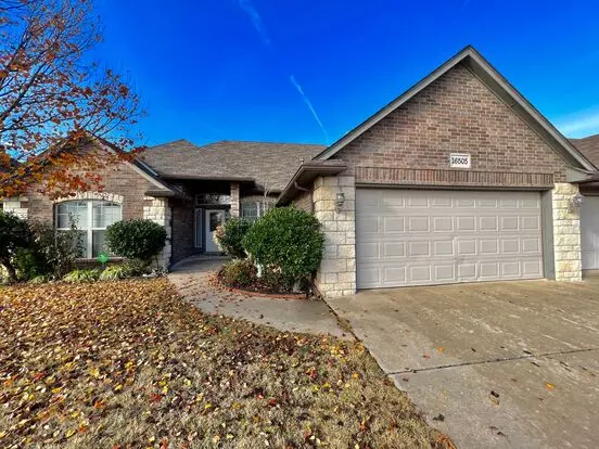 Wonderful Layout In Fenwick Garden Village! Apartment for rent in Edmond, OK