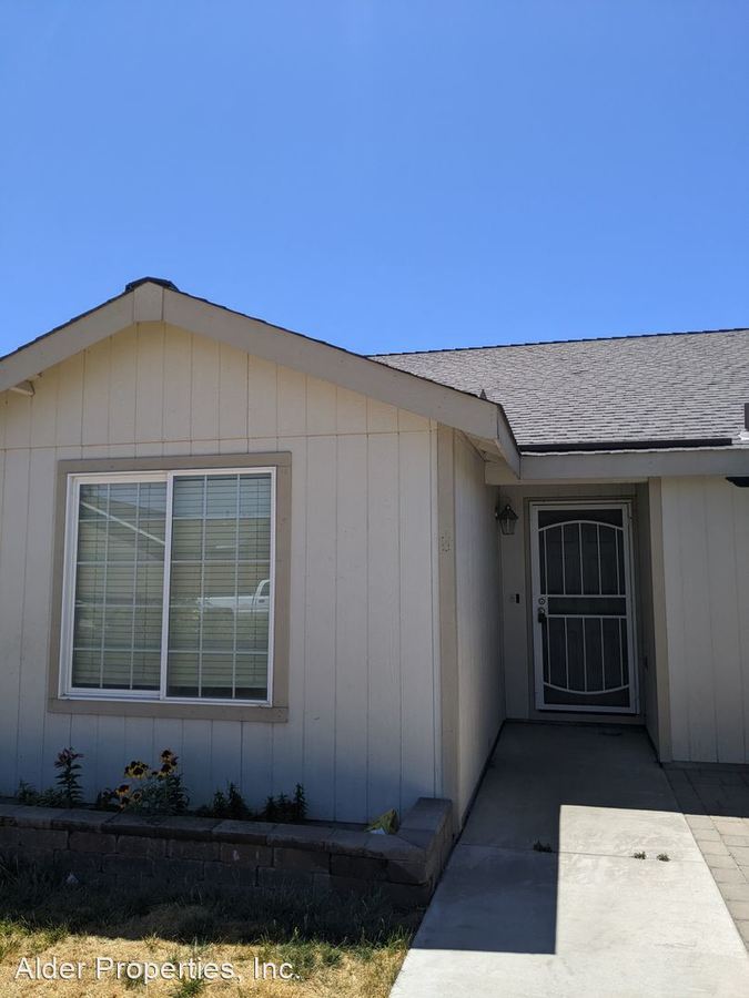 1645 Meadows Ave Fernley, NV House for Rent