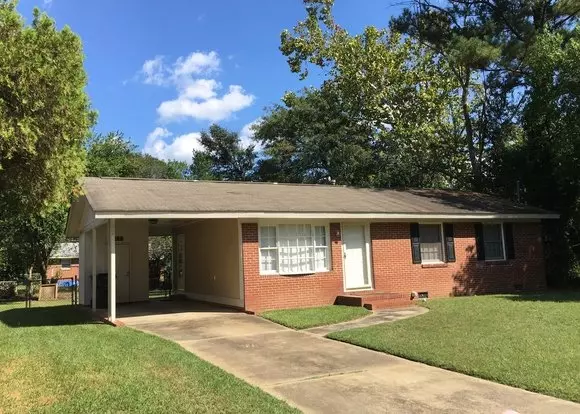 Charming 3 Bedroom Home On Quiet Street – Available Now! Apartment for rent in Warner Robins, GA