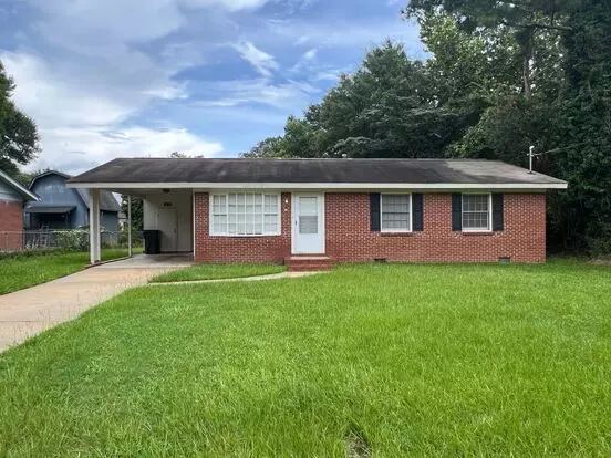 Charming 3 Bedroom Home On Quiet Street – Available Now! Apartment for rent in Warner Robins, GA