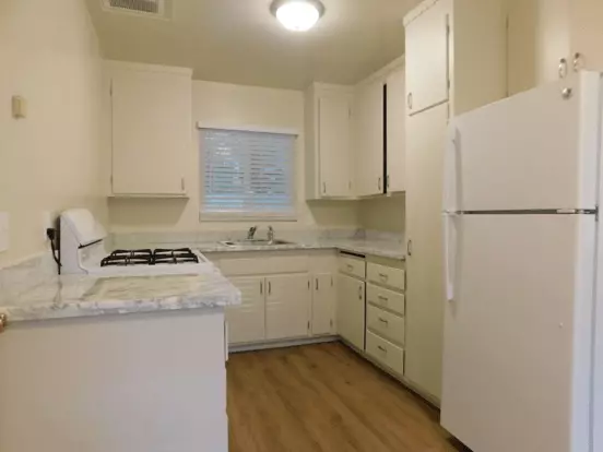 882-898 W Tennyson Rd Apartment for rent in Hayward, CA