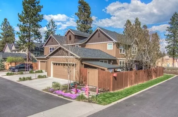 Beautiful 4-bdr Craftsman With Mt. Views In Sisters! Apartment for rent in Sisters, OR