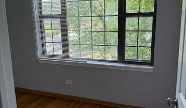 2 of 15 Gladys Ave L.l.c. Apartment for rent in Chicago, IL
