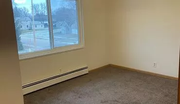 5 of 8 05 - 18th Ave N Apartment for rent in Clinton, IA