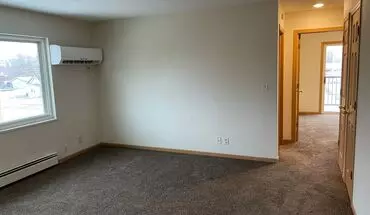 4 of 8 05 - 18th Ave N Apartment for rent in Clinton, IA