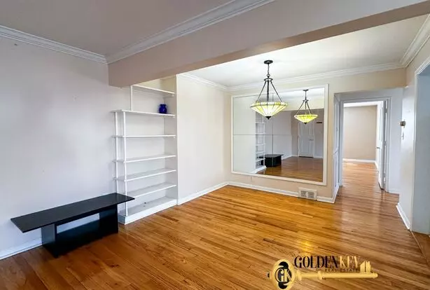 Newly Updated Spacious 2 Bedroom Flat In Royal Now Available! Apartment for rent in Royal Oak, MI Newly Updated Spacious 2 Bedroom Flat In Royal Now Available! Apartment for rent in Royal Oak, MI