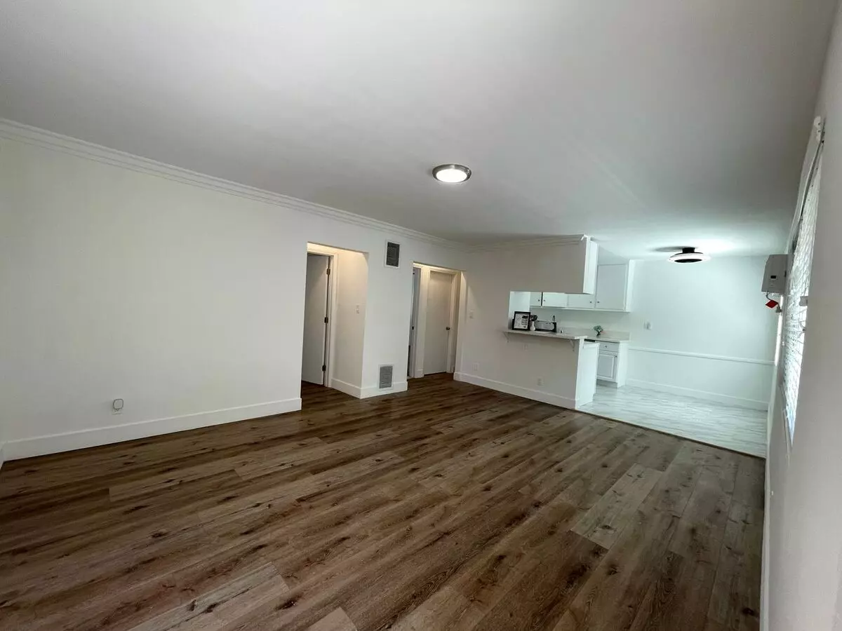 15114 Dickens St Apartment for rent in Sherman Oaks, CA