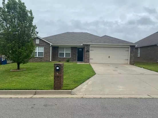 501 Ridge Point - 3Bed - 2 Car Garage - Great Location, See Today!! Apartment for rent in Fort Smith, AR