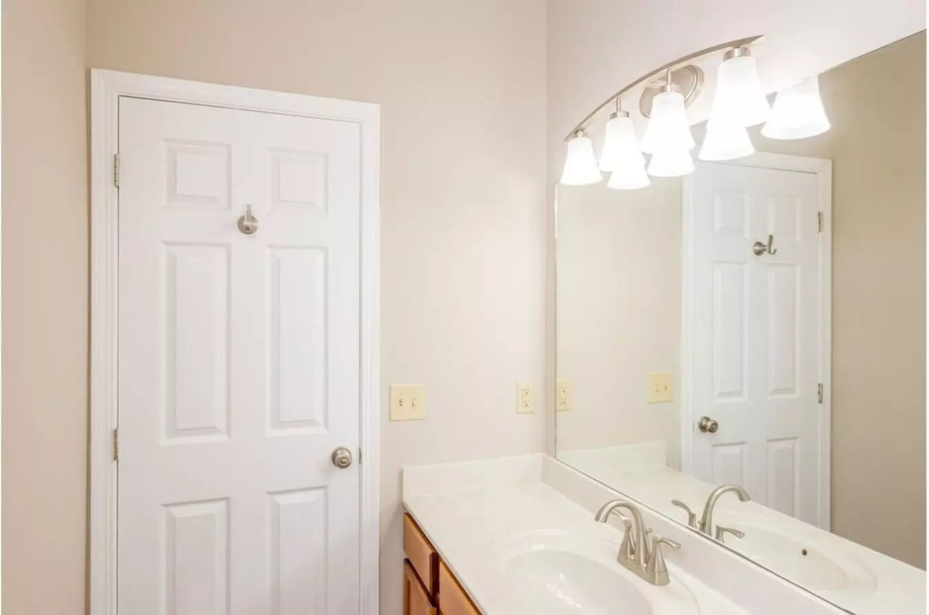 2 Bedroom 2 Bath Spacious Newburgh Apt. Apartment for rent in Newburgh, IN