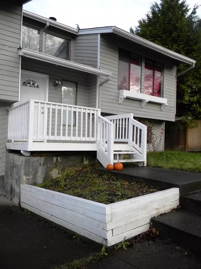 Beautiful Remodeled 3br/2.5ba Home In Kent!! Available July 1st!! Tour Friday!! House for rent in Kent, WA